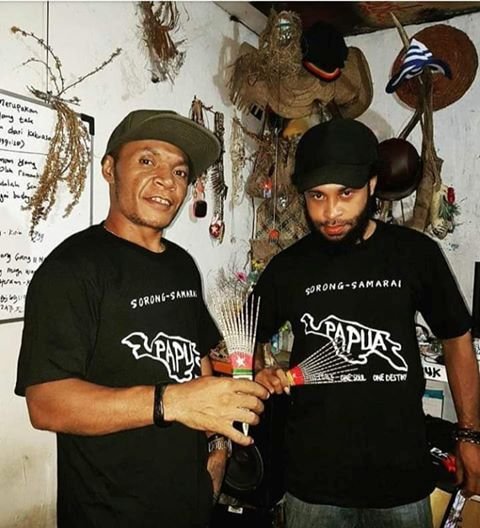 YoungsolwaraP's tweet photo. From Tanah Papua by Papuan Musicians - ONE PEOPLE ONE SOUL ONE DESTINY!
Join our Pacific solidarity for West Papua!
Uphold and protect Human Rights in West Papua!
#Pacific4WestPapua
#UNOHCHR
#UNOHCHR4WestPapua
#PIF4WestPapua
#IndoNotNesia
#IamNesia
#UNGA4WestPapua https://t.co/EOgV3YCv5K