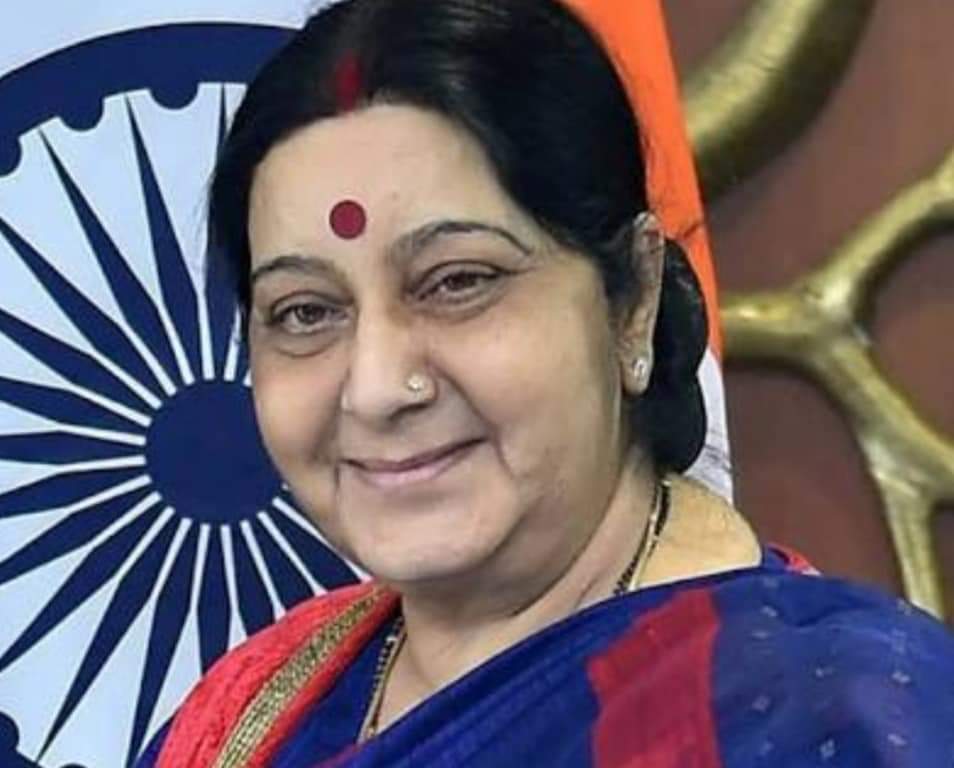 बड़े  गौर से सुन रहा था जमाना, तुम ही सो गए दास्तां कहते कहते