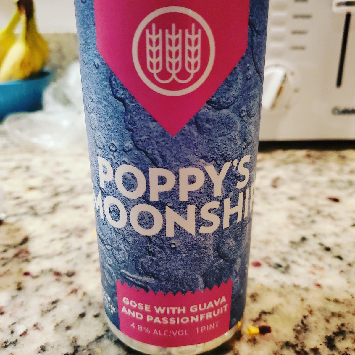 22sday's tweet photo. Poppy gose to the moon this #22sday with @SchillingBeer #drinkcraft #drinklocal #NHbeer #poppy #moonship #passionfruit #guava #sour #gose #beer #puns #ikeepthinkingitsaysmoonshine #beer https://t.co/1Ag0ty3jPV