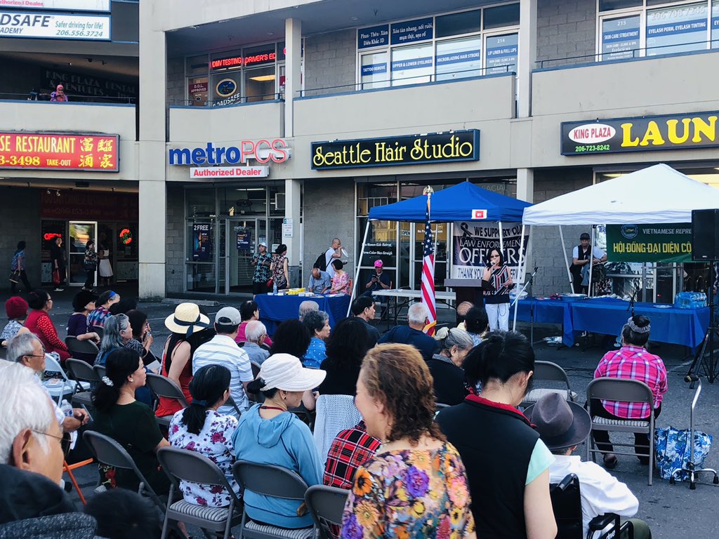 adrianzdiaz's tweet photo. #SeattleNightOut A time to get to know your neighbors. A time to that we all can come together for a safer community. #holisticpolicing #MakeADifference @SeattlePD @CityofSeattle @SeaNeighborhood @SeattleEconomy https://t.co/QNlNLzfkZb