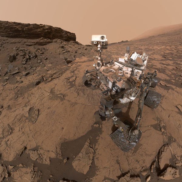 Burbon_m's tweet photo. @Kartoshka_Kofe Вопрос к фанатам NASA. Как сделаны эти фото Curiosity?
Я чёт призадумался. https://t.co/51jZDPu1zw
