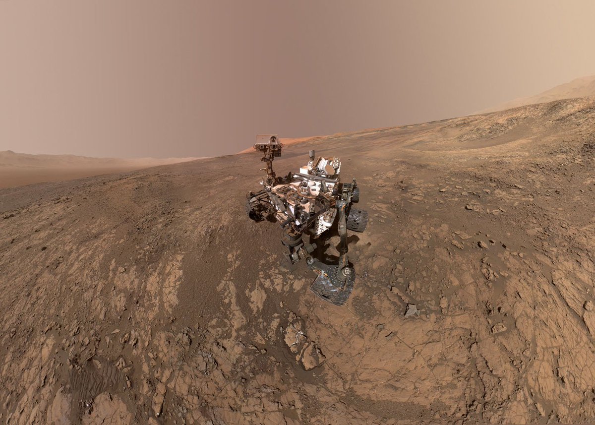 Burbon_m's tweet photo. @Kartoshka_Kofe Вопрос к фанатам NASA. Как сделаны эти фото Curiosity?
Я чёт призадумался. https://t.co/51jZDPu1zw