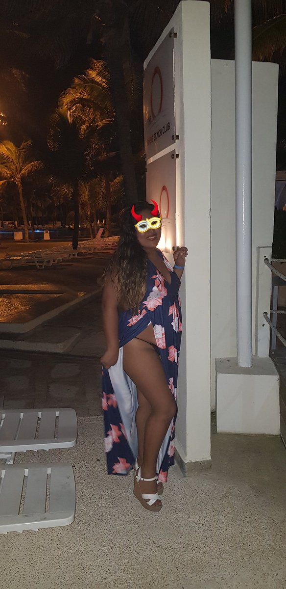 HotTraviesos's tweet photo. Haciendo travesuras😈 https://t.co/eRBuXEf3Zl