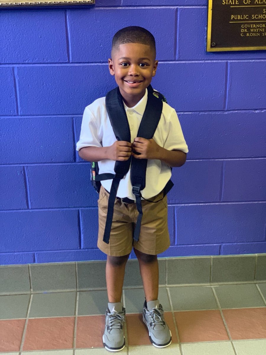 _FatSean_95's tweet image. My brother had to step away for a while , so I stepped in ! I cherish moments like this and I’ll never ever miss anything when it comes to you nep 🤞🏽💯❤️ I remember holding you as a baby now I’m walking u into school as a kindergartener 🥺‼️ #FreeMyBrother🙏🏽