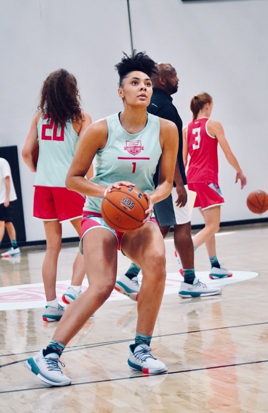 PassThaBall's tweet photo. A few more Flicks 📸 & more OTW!
@goforthsasha
@TeHinaPaopao
@KiKiHunt
#PaigeBueckers
#SC30SelectCamp https://t.co/J6Eeoa2e72