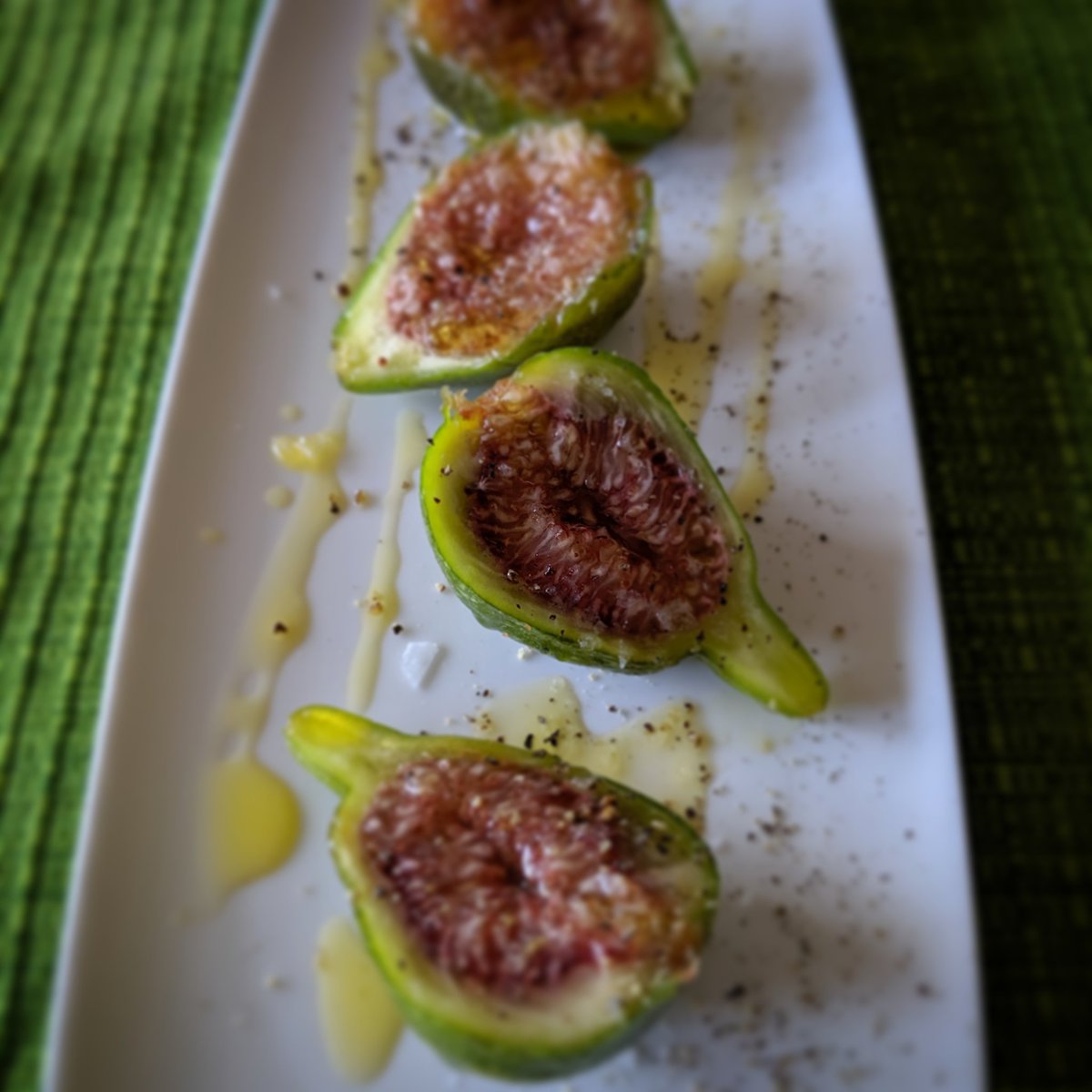 cookthatbook's tweet photo. Fresh figs picked right off the tree served with a drizzle of orange I fused olive oil, salt and pepper. Just saying. https://t.co/a3lhiHNgnk