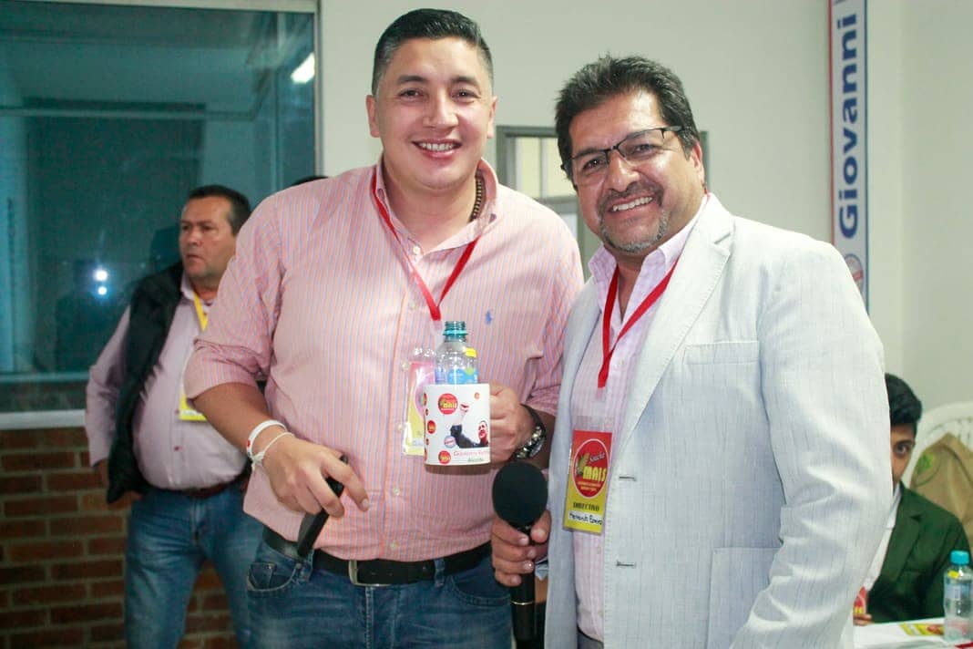 GiovaRamirezM's tweet photo. #ConGiovanni
Compartimos con los miembros del @MovimientoMAIS en nuestro Centro de Pensamiento, como equipo nos proyectamos para trabajar fuerte 24/7 por cada una de las comunas y corregimientos de #Soacha. https://t.co/hVQPpSId9F
