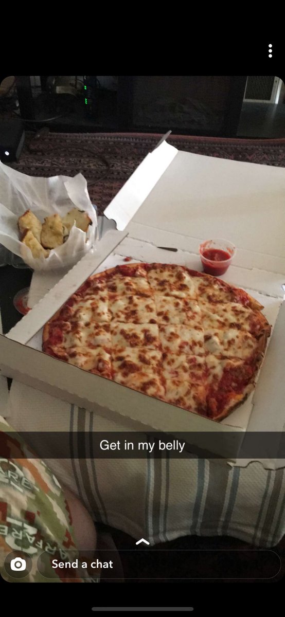 OmgPizzaClub's tweet photo. #Tuesday vibes #PCFL @tim_kendrick #pizzasnaps https://t.co/WnfPPbm8ri