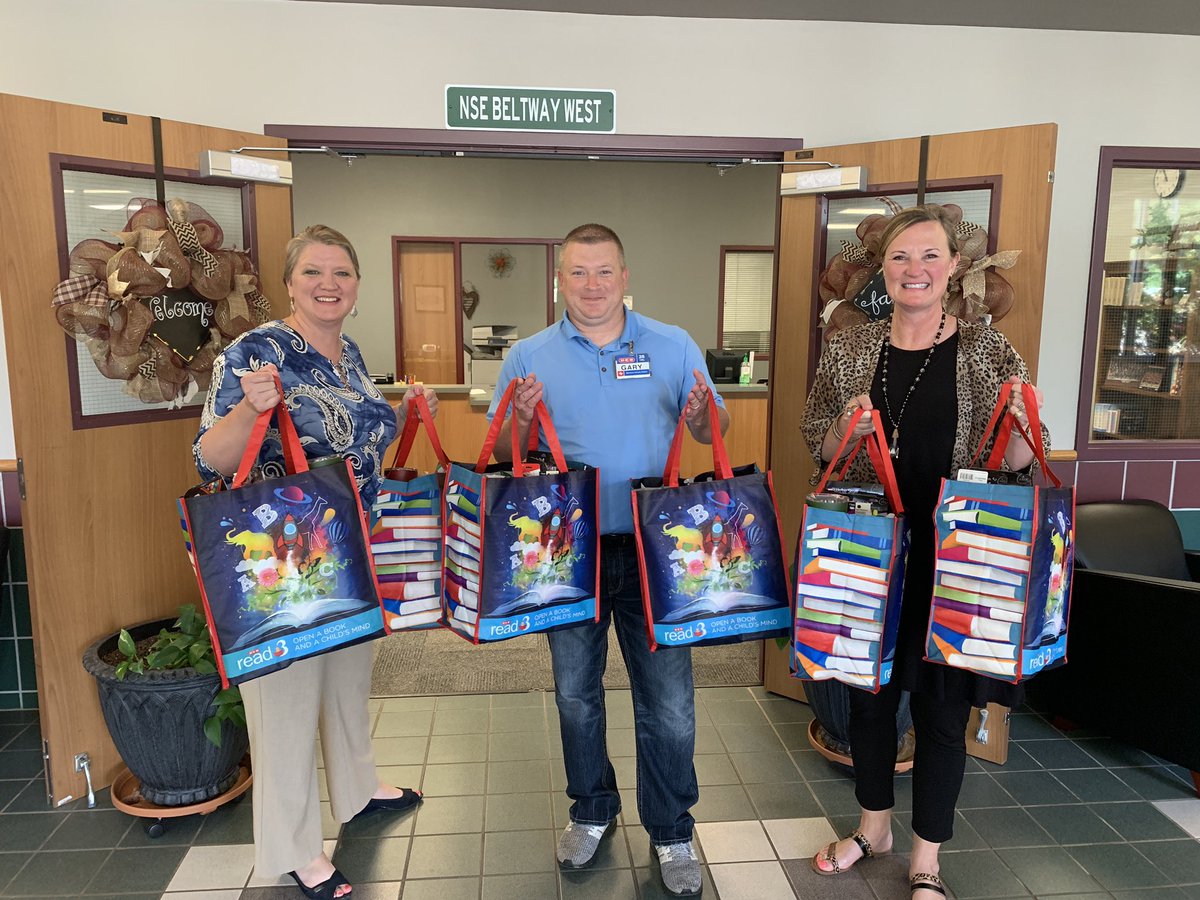 NicholsSawmill's tweet photo. We can’t say THANK YOU enough, Gary Hefner, Kitty, and HEB!!! Wow!!! You’ve treated us like kings and queens!!! @HEB #wevegotstuff #readyforkids #NSEBold https://t.co/gcciyVfnZs