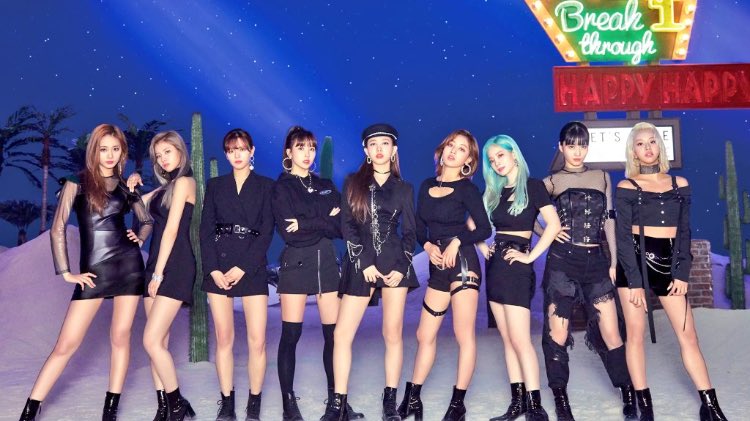 MinaTWICE000's tweet photo. 今twiceの解散するかもしれないって騒がれているけど…😭

twiceが解散したら生きていけない人RT

twiceが解散したら生きていけない人RT

（もし解散したら我は生きていけません😭）

twiceが解散したら生きていけない人RT
#twice
#拡散希望 https://t.co/RKEIE5OvmQ