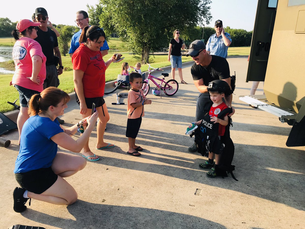 McKinney Police on Twitter "Members of our SWAT team giving young