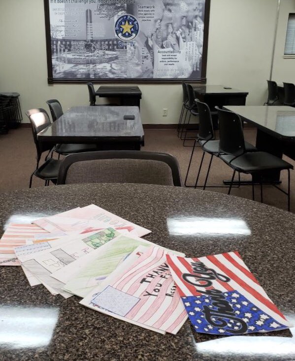 EMuller_Liberty's tweet photo. Dropped of my student’s thank you cards to our local law enforcement’s lounge. Hoping this will bless them tomorrow morning. #realheros #alwaysbuildup #JDS #TeamSISD https://t.co/wd0GllV51P