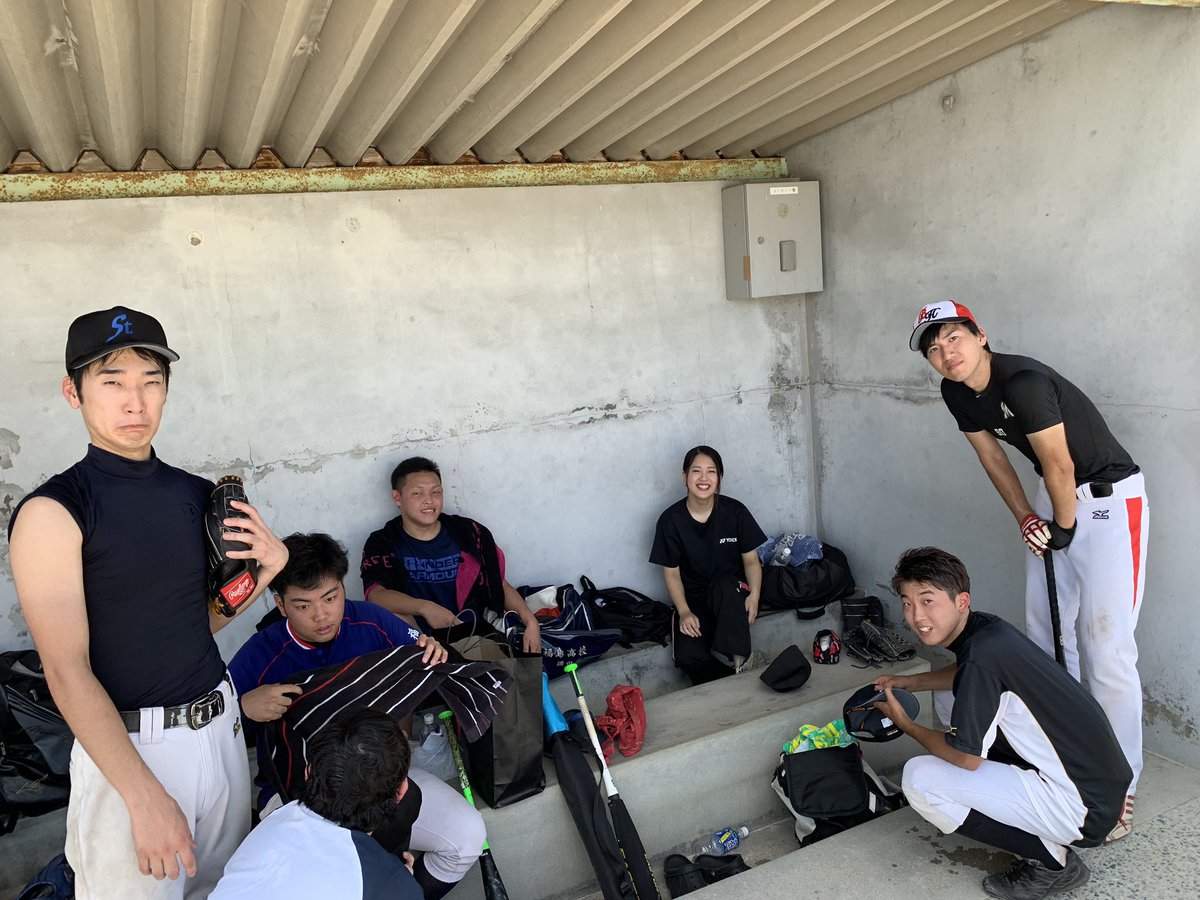 stmarys8989's tweet photo. クソ暑い中練習会。

みんなクタクタ。笑
古賀「おもろいこと言ってー」
鬼木「たくや。たくやって書くべきです。」

ちょっと謎。😂⚾️ https://t.co/xCq0KEtYl5