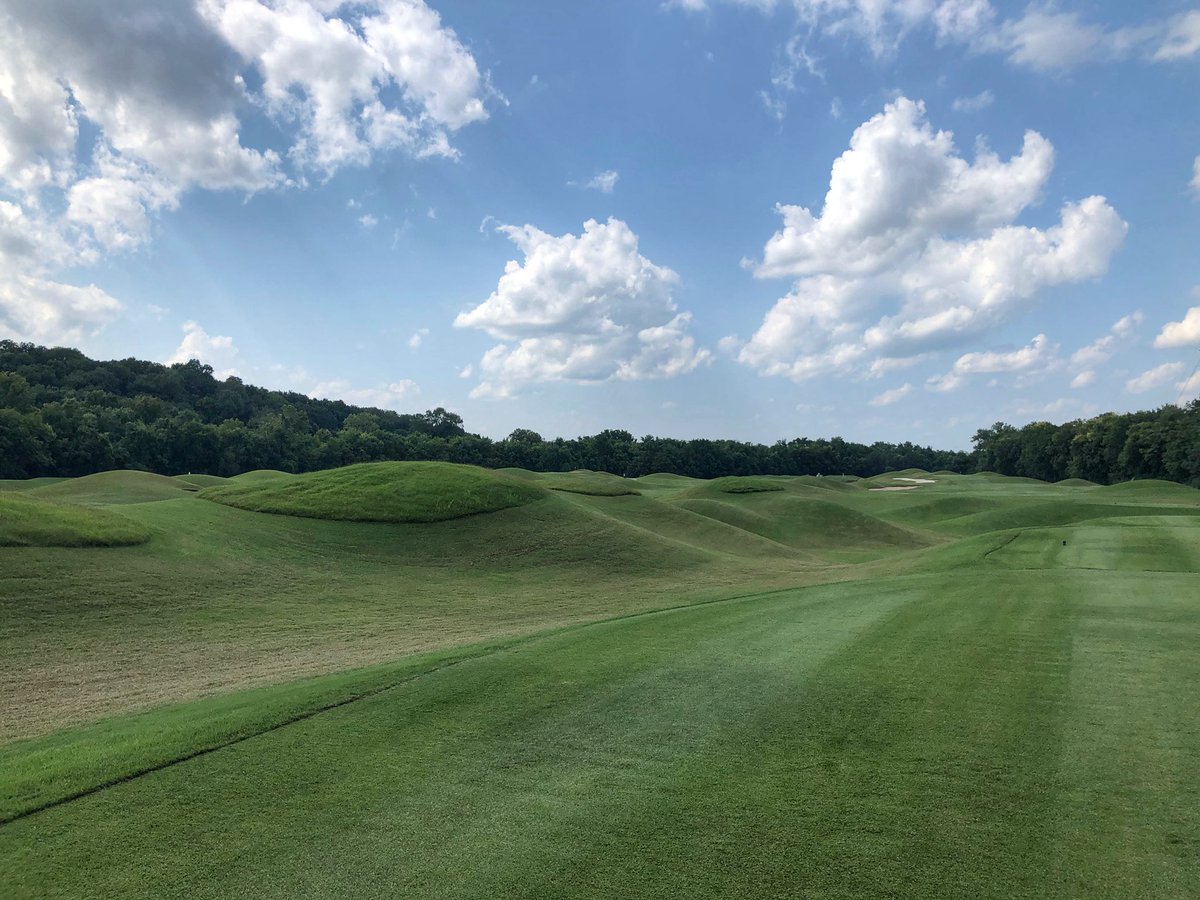 Joshua_E_Kelley's tweet photo. What an afternoon @GaylordSprings playing a round for #marriottgolfcon19. @ChrisYoungc3 &amp; team had the course in phenomenal shape and thank you for the countless sponsors who make this great event possible. https://t.co/tTuARvLd0r