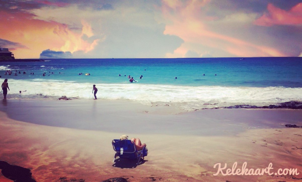 KelekaD's tweet photo. The sun brightens our days and darkens our skin. The stormy clouds bring rain, a cool breeze, and nurtures the land. Together you all create 🌈 rainbows. Much love and Aloha 🤙🏽🙏🏼😍#sun #clouds #rain #muchlove https://t.co/SpYgmP0HBI
