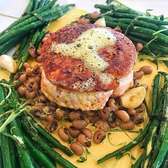 Chefrli's tweet photo. Salmon with Herb Haricot Verts Black Eyed Peas and Citrus Curry Sauce. .
.
.
.
#instafood #chefsofinstagram #instagood #curry #Dinner #Greenbeans #love #passion #purpose  #southerncooking #soulfood #miami #miamifoodie #instachef #teamchefrli #seafood #Sa… https://t.co/LMUNex4NXl https://t.co/OJcDCthilI