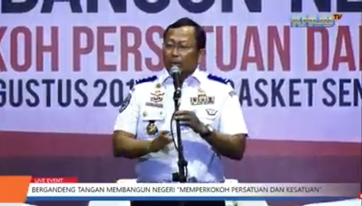 sobatzeta's tweet photo. https://t.co/kymBrxFLGt

Live event Seminar Kebangsaan - Bergandeng Tangan Membangun Negeri "Memperkokoh Persatuan dan Kesatuan" di Basketball Hall Senayan, Jakarta https://t.co/Uw3pEvsPBA