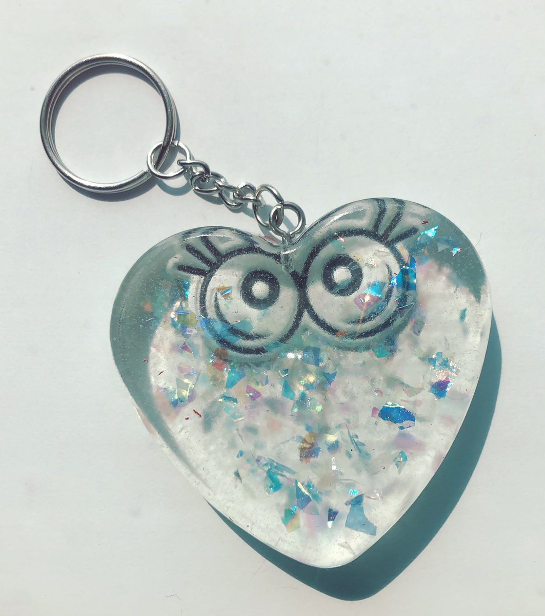 Robles_designs's tweet photo. #Roblesdesigns #resin #handmade #resincrafts #keychain #resinjewelry #colorful #glitter #resinart #resinkeychain #epoxyresin #epoxyresinart #earrings https://t.co/0flX8mnnVs