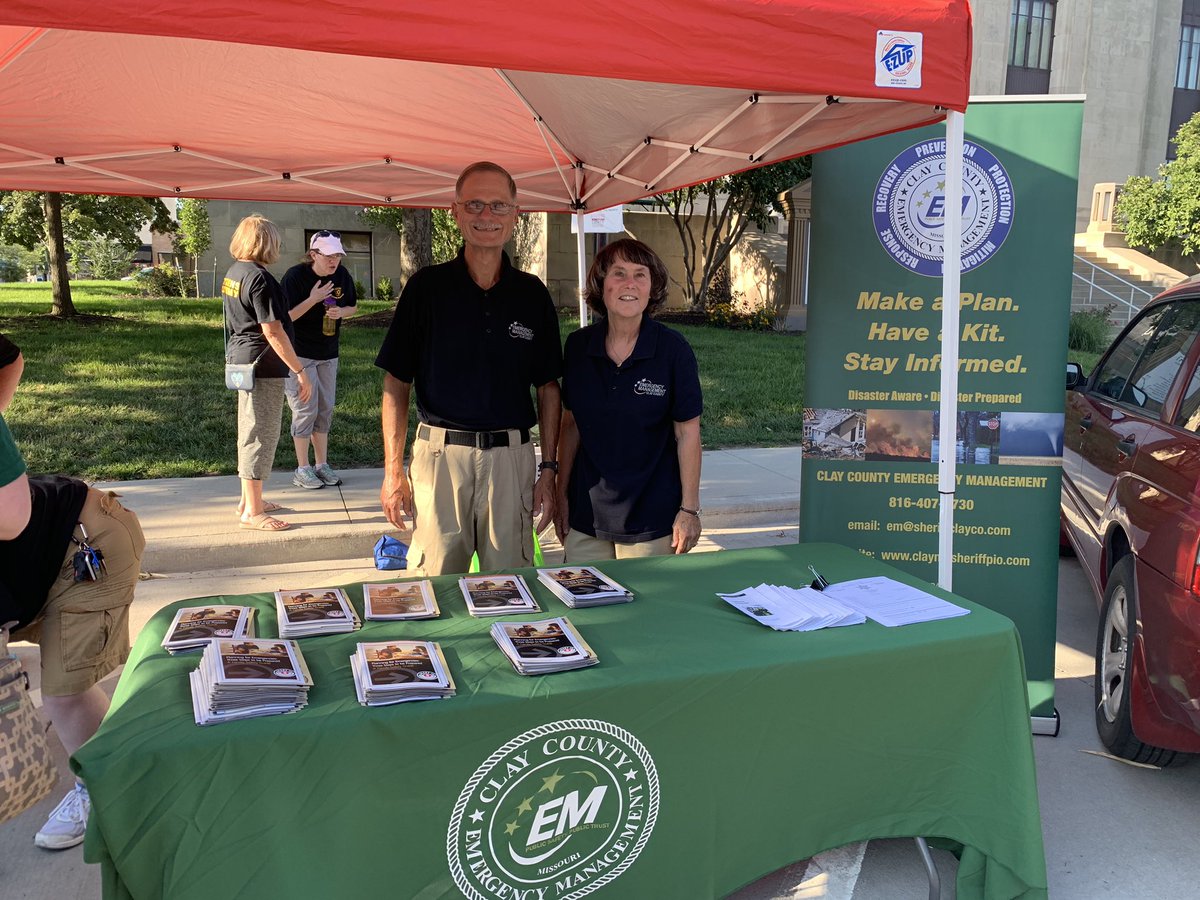ClayCountyMO_EM's tweet photo. The National Night Out was a great success. #nationalnightout 

Thank you Clay County Sheriff Citizens Alumni #CCSCA and Debra and Bernard W. Napier for your continued service to the community and Emergency Management. https://t.co/qs6LsrXQcX