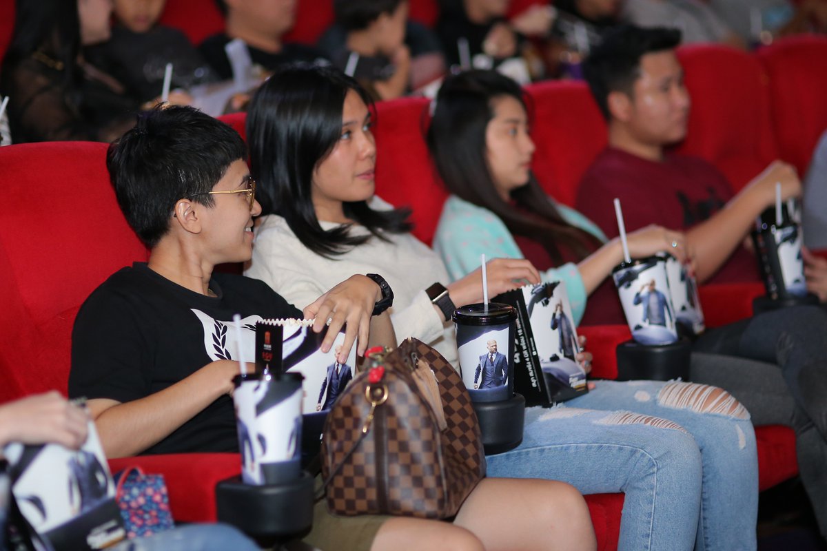 sc_asset's tweet photo. #SCFAMILYMOVIEDAY SC Asset พาครอบครัว SC FAMILY ชมภาพยนตร์เรื่อง “FAST&amp;FURIOUS HOBBS&amp;SHAW" พร้อมเชิญชวนมาร่วมแบ่งปันตุ๊กตาและเสื้อผ้าเหลือใช้สภาพดี เพื่อส่งมอบผู้ด้อยโอกาสในสังคมเมื่อวันที่ 7 ส.ค. ณ Promanade Cineplex

#SCAsset #SCASSETisQUALITY #FastAndFurious #HobbsAndShaw https://t.co/qSqeI7aQVq