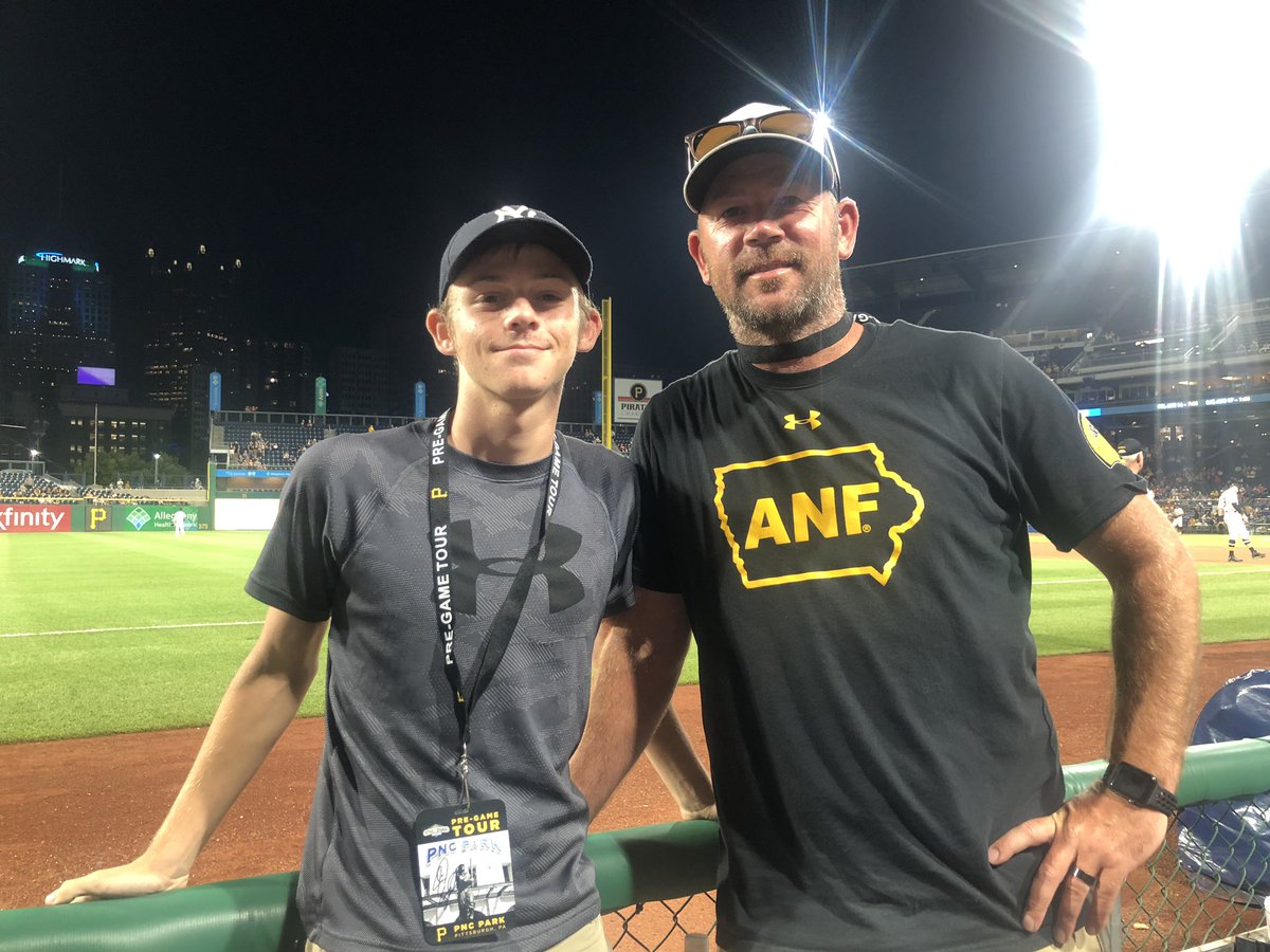 mrrizziay's tweet photo. Representing the @TheIowaHawkeyes at @PiratesPNC  #ANF #GoHawks https://t.co/RaVy8mvReR