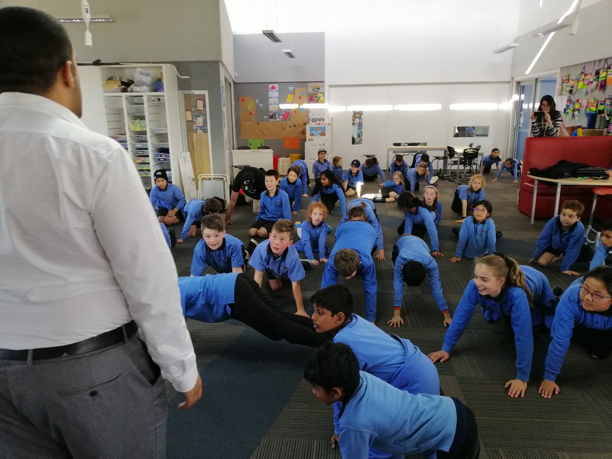 naomi_toland's tweet photo. Amazing workout with @Coachta86, nominee for New Zealander of the Year. Such a great afternoon, growing awareness of how we can help our fitness and know who to go to when we are stuck #SFSdetermined #SFSTakeaction #SFSselfaware @StonefieldsSch https://t.co/JrzF4mxhSb