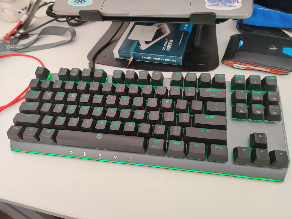 👩‍💻👨‍💻Are you the brightest guy in the office when you use a mechanical keyboard?🤨

📸Photo by: Fabio Todaro from Facebook. (Thanks for sharing❤️)
