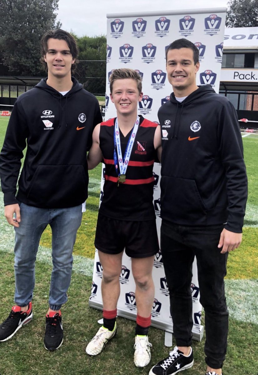 APS_Sport's tweet photo. Congrats to @XC_Sport 10A's on winning the 2019 Intermediate @theheraldsun Shield.

Presentations made by former @XavierCollege, #APS &amp; current @CarltonFC player Ben Silvagni.

Well done to all players, Coaches &amp; Staff!

#apssport #schoolsport #unitedcoloursoftheAPS #leaders https://t.co/T44uqil3iy