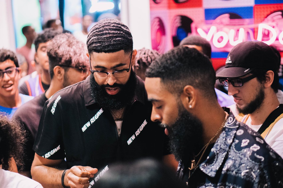 stevenvan_'s tweet photo. The @4YallEnt duo at @CFTOEatonCentre #StreamingAtCF earlier this week with the fans ๐ https://t.co/Xza2GcVUAb