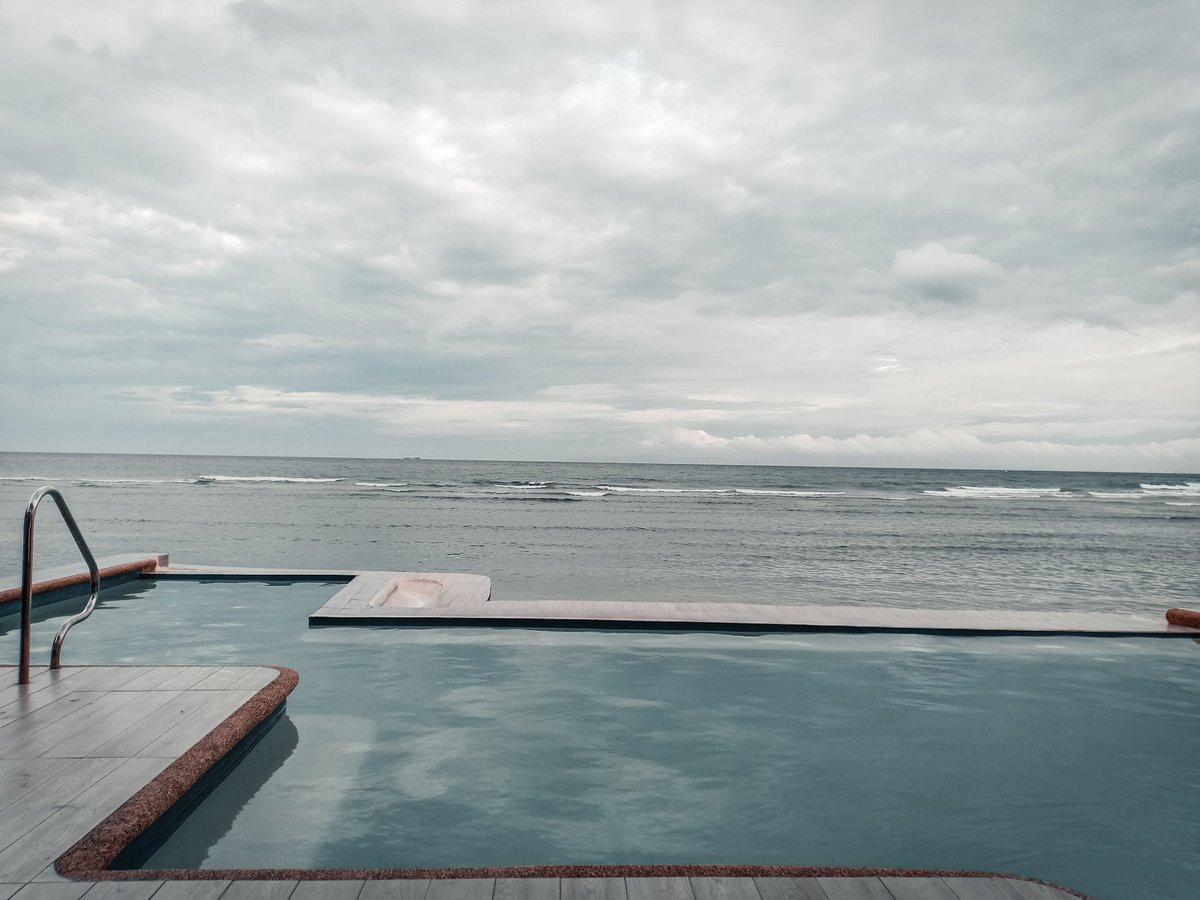 mAesiOux's tweet photo. Much needed break. ❤️ #oslob #oslobcebu https://t.co/a5z4vhwntN