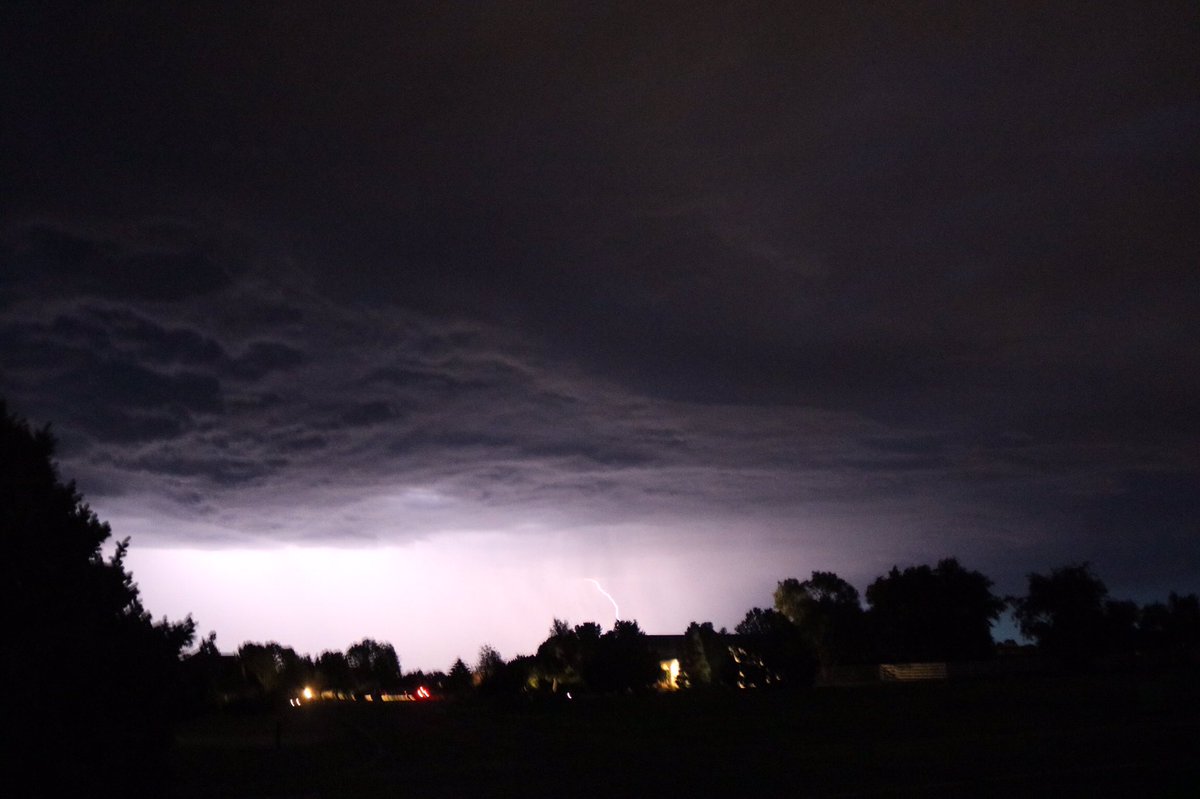 Espy24Johnny's tweet photo. Thunderstorms are cool🌩⚡️📷 https://t.co/4Xkh8kqjHp