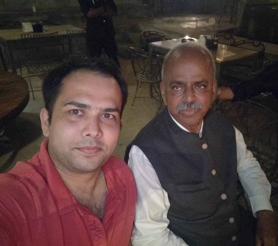 MeetPushpendra's tweet photo. You go up the most when you are rooted the most. Pleasure to have the honor of spending the evening with Dr. A. Velumani, Founder Chairman of Thyrocare

#businesstycoon #thyrocare #Entrepreneur #Success #Goals #Founder #millionairemindset #Millionare #Inspiration #Motivation https://t.co/gBmvFuPaa5