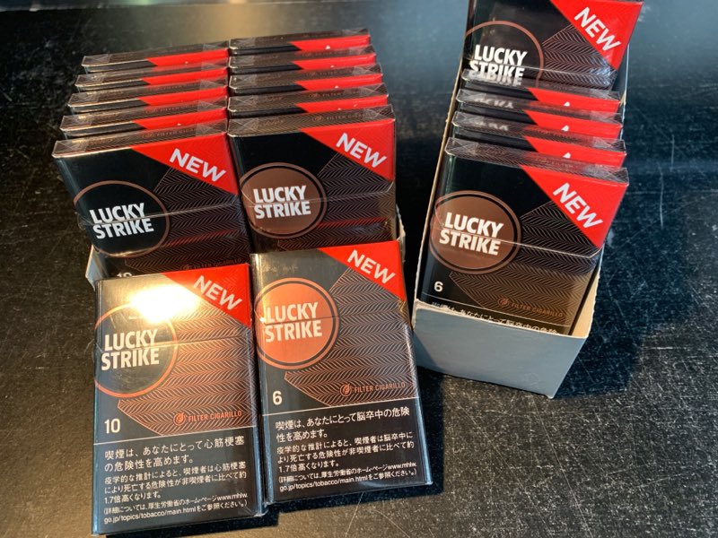 むらまつ酒商類 タバコ部門 新商品入荷 ﾗｯｷｰｽﾄﾗｲｸ ﾌｨﾙﾀｰ ｼｶﾞﾘﾛ 6 ﾗｯｷｰｽﾄﾗｲｸ ﾌｨﾙﾀｰ ｼｶﾞﾘﾛ 10 各本入 350円 6 10はﾀｰﾙ値の目安です 味わいの濃い厳選したバージニア葉を使用し 奥深いコクを感じながらも口当たりなめらかに仕上げました よろしく