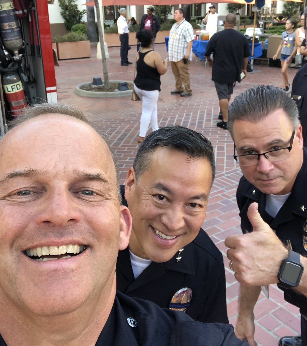 LAPDCaptPRATT's tweet photo. National Night Out with the Transit Bureau Leadership Team. https://t.co/YECESwtups