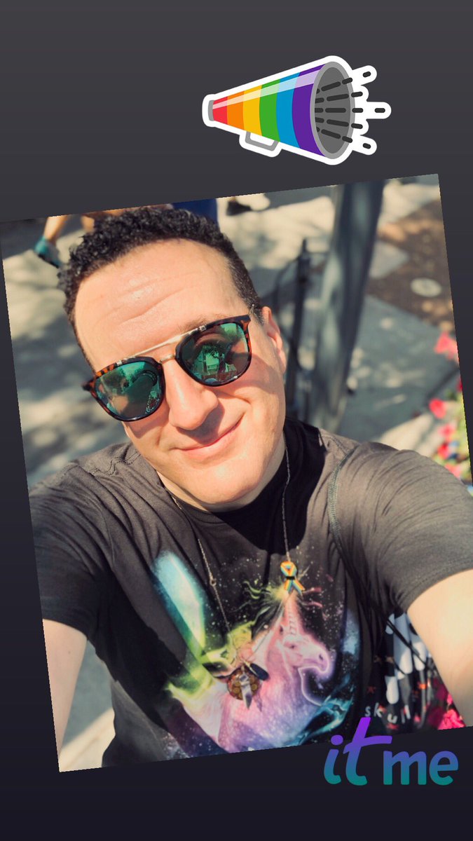 tommy_geraci_'s tweet photo. How did I manage to stay cool & dry during LA Pride,NYC Pride, on stage at Google, on the red carpet,hiking 🥾 & at the gym 💪🏼? @dovemencare deodorant wipes! So convenient to carry anywhere & they work! @Influenster @dovemencare #DoveMenStayFresh #FreshnessToGo #complimentary #ad https://t.co/tUDF1vvWvE