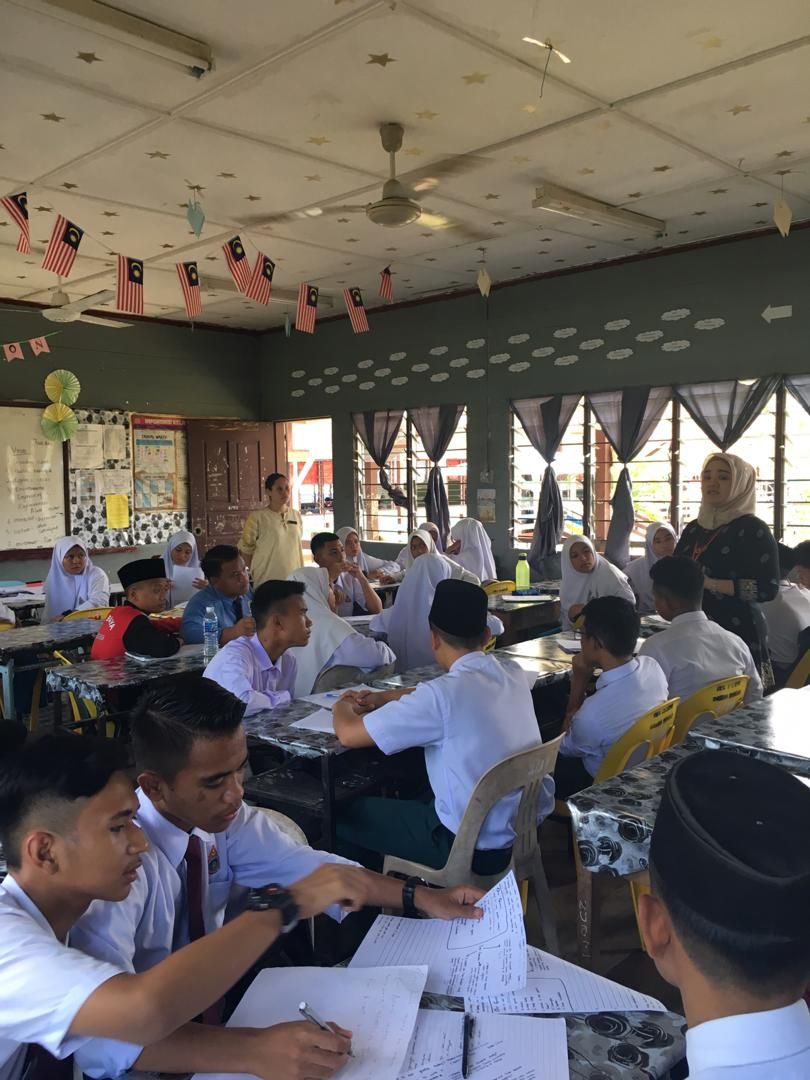 TeachForMsia's tweet photo. Our #tfmweek2019 guests brought fresh perspectives and their experience into the classes they taught, resulting in some of the most unique lessons we’ve seen - what subject would you like to have an external guest to teach you for a day and why? https://t.co/uEy59V3ydx