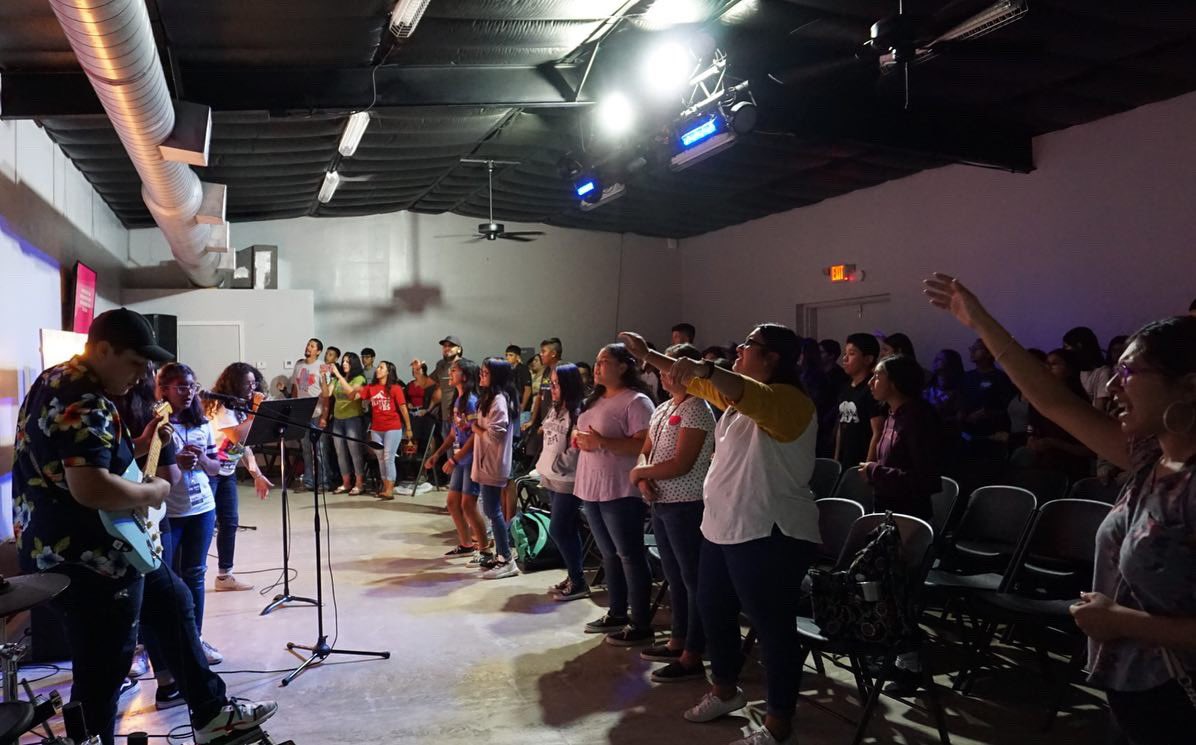 What a night! 🙌🏽 God moved in our service tonight. What was your favorite thing about tonight?!? 🤔⁣
⁣
#RawYouth #VoicesSeries