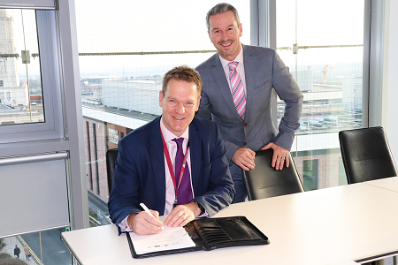 superfastSY's tweet photo. A £10 million extension to the #SFSY project will see us working with @Openreach to bring Full Fibre #ultrafast connections to over 9k premises across the region, providing speeds of up to 1Gbps, 24 times faster than the UK average of 46Mbps.
More info👉 https://t.co/ULxjhhlzUu https://t.co/0hkpFRDbpO