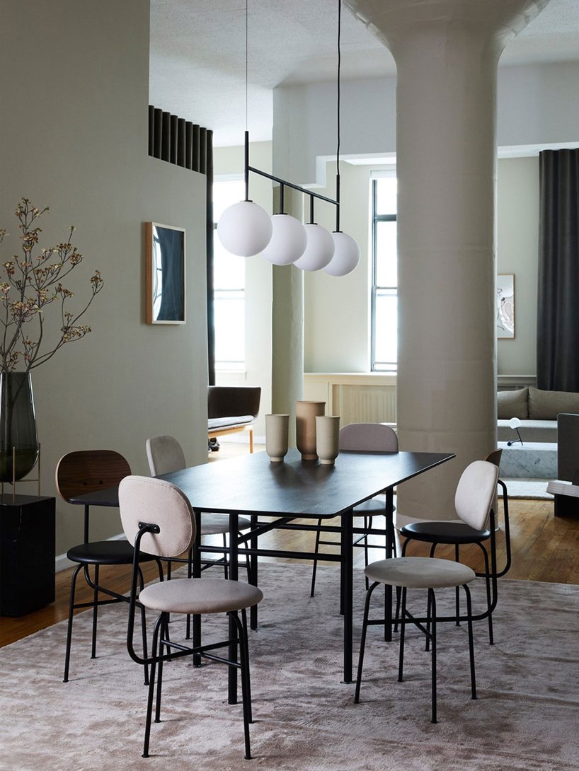 TheDoShop's tweet image. The beautifully simple Afteroom chair by @menuworldas is an homage to Bauhaus, embracing the challenge of minimalism and clean lines without compromising comfort. bit.ly/2M4rGEA

#interiordesign #minimalist #minimalism #furniture