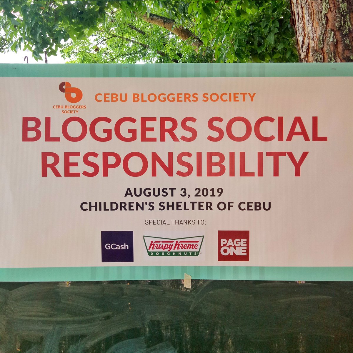 CebuBloggers's tweet photo. The premier blogging org in Cebu embarks on a maiden program "Bloggers Social Responsibility: 50 Smiles For A Day".
Special thanks to @gcashofficial, @KrispyKremePH and PAGE ONE for the successful roll-out of this impactful BSR event. <3
#CBSgivesback #CBSForever #CBSEngaged https://t.co/VzbTEoe9b9