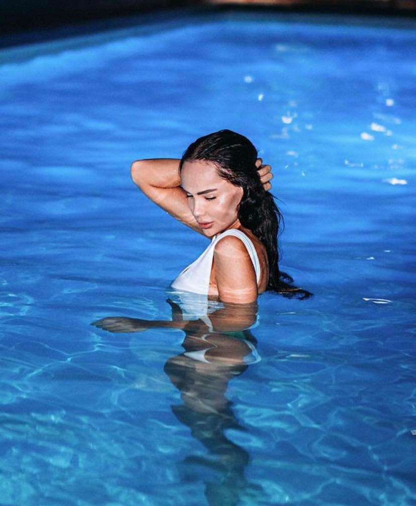 It’s SPAradise day 💤
The swimming pool, a mandatory activity during your stay followed by a relaxing break with a massage or treatment <a href="/DeepNatureSpa/">Deep Nature Spa</a> !
saintjamesalbany.com

#Hotel #spa #pool #Paris #relax #parisjetaime