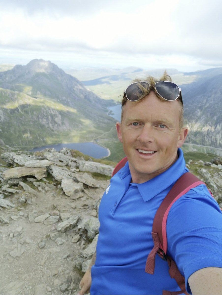 MFT_Charity's tweet photo. As a postie he usually risks a dog bite....on #Everest he's more at risk of frost bite. Meet the man climbing the world's highest mountain for our charity...
https://t.co/uxomptvkMg https://t.co/QNv0mBL1Hs