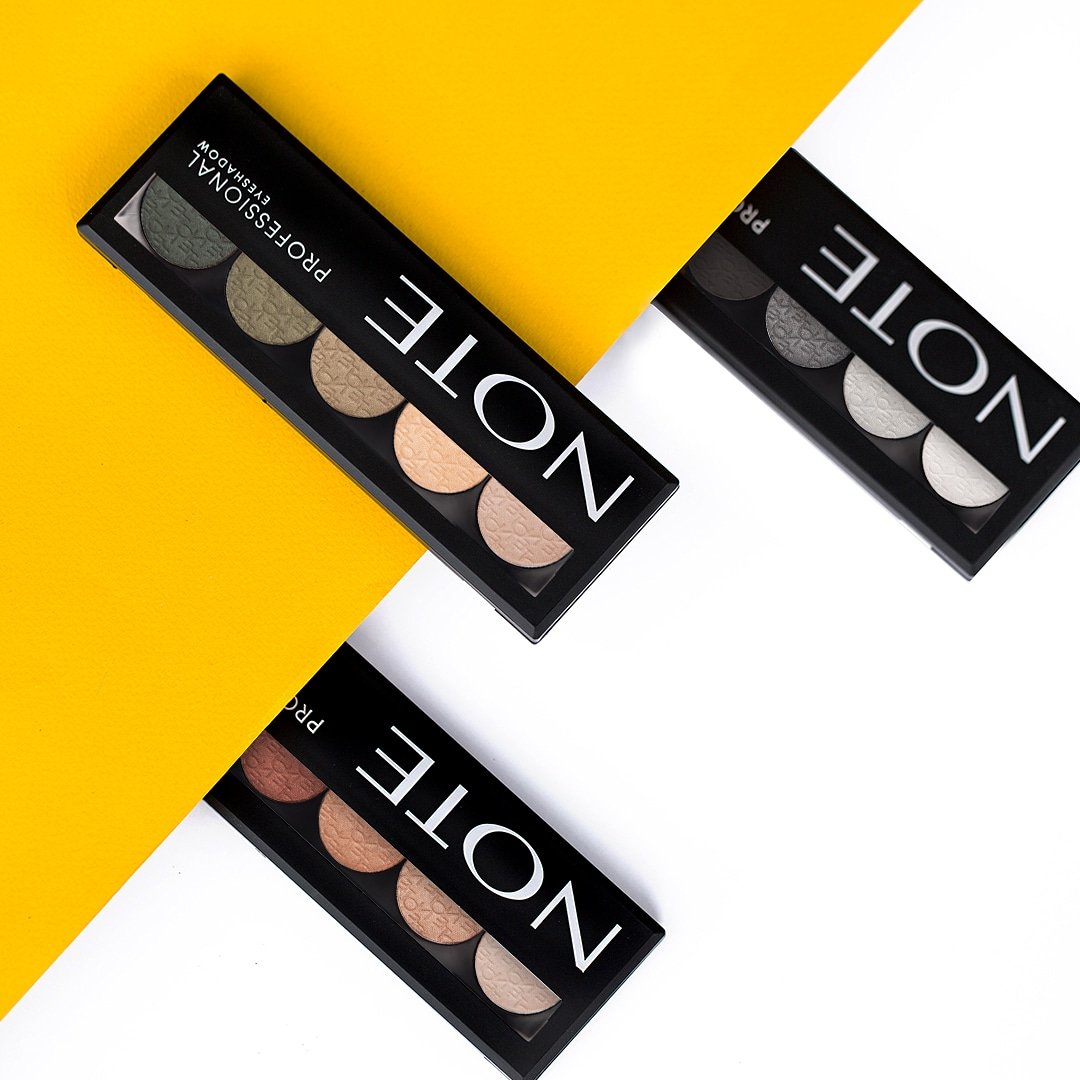 NoteCosmetique's tweet photo. Dağılmayan formülüyle gün boyu görünümünü korumanı sağlayan Note Professional Eyeshadow, paletindeki 5 farklı renk seçeneğiyle de yaratıcılığını konuşturman için ilham kaynağın olacak! ✨👩🏻🎨#Note #NoteCosmetics #ProfessionalEyeshadow #Eyeshadow #makyaj #AkıldaKal https://t.co/XR595AIYfd