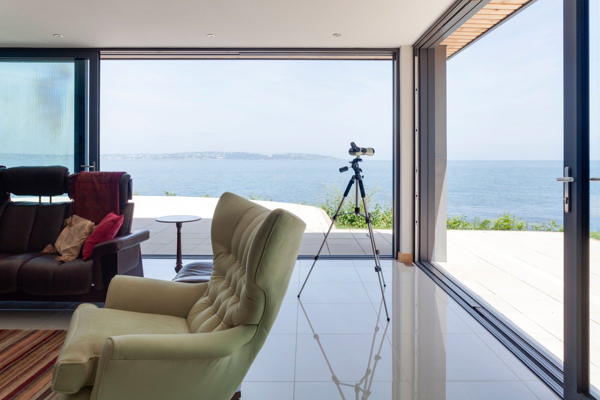 Fenetek's tweet photo. Large expanses of glass and slim sightlines in a sliding patio door can transform an ordinary room into a light-filled space that changes with the seasons. Get a free, no obligation quote with us today - https://t.co/JCTpwE9X6l

#patiodoors #slidingpatiodoors #aluminiumpatiodoors https://t.co/uHxf7WdYEo