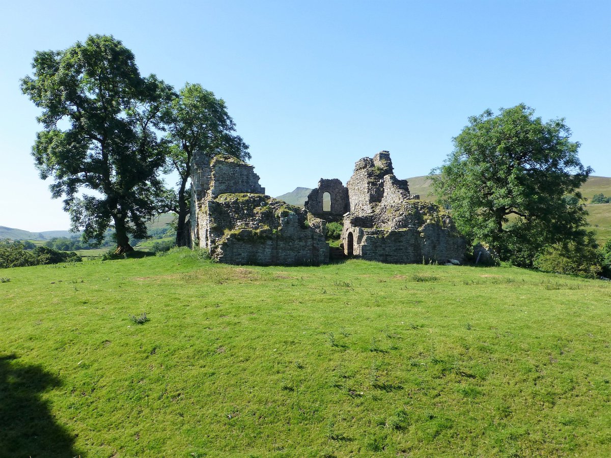 westmorlanddale's tweet photo. Pendragon Castle Walk: 5th September: Learn about the excavation taking place at a suspected sow kiln as well as the wider archaeological landscape around it. FREE but limited places: follow link to BOOK https://t.co/Pfu5aUJeH0 https://t.co/OnzPTLdnXz