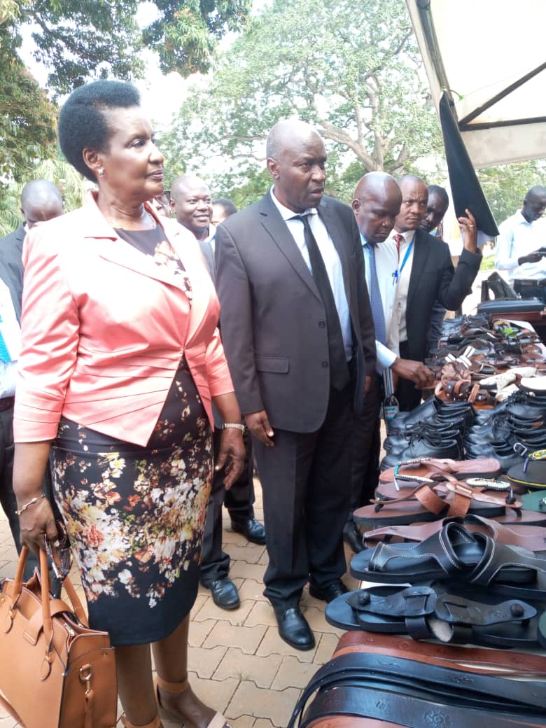 apsic2019's tweet photo. Kyambogo University is humbled by Minister's comment that kyambogo produces students of high demand. And the fact they are of very good discipline. #KYUAPSIC2019 https://t.co/hlobfC9R48