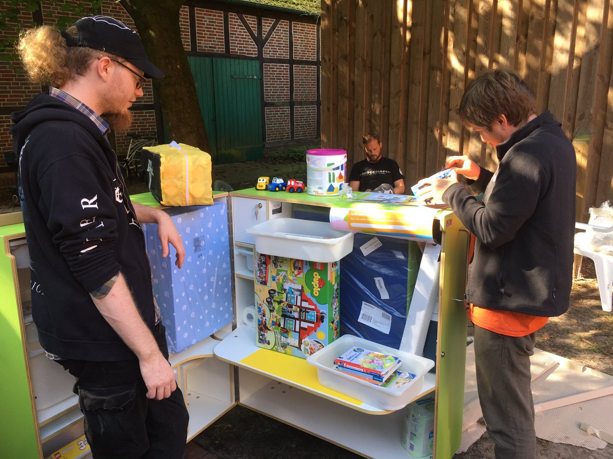 SFB_1372's tweet photo. Our new #kidsboxes have just arrived! The mobile nurseryโs allow our colleagues to bring their children with them in case of a gap in childcare. For the young and the young at heart! #scienceandfamily #equalopportunities #agedoesntmatter #SFB1372 https://t.co/YpLQ4UfmZ4