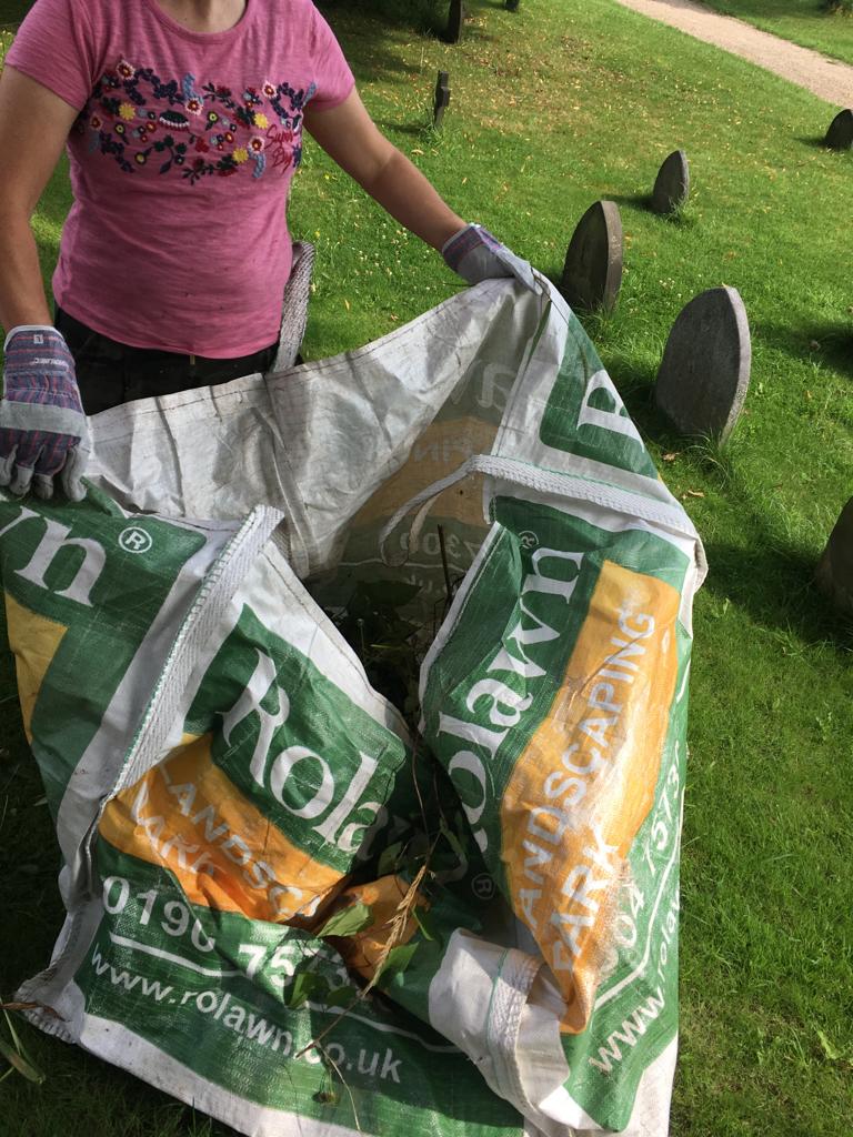 CitySuperheroe2's tweet photo. Last weekend we got busy!! #volunteering #community #acomb #york @NYP_Lifestyle https://t.co/X4HoPaefqe