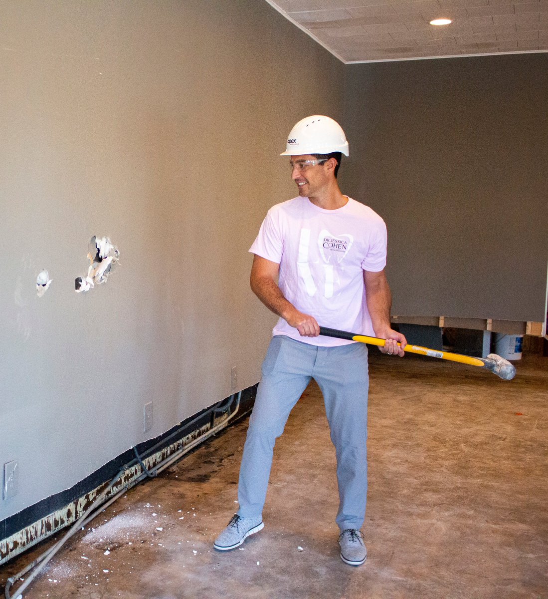 APEXDB's tweet image. Dr. Jessica Cohen and her family were ready to get demo started on their new Orthodontic office in Highland Park!
#apex #apexdesignbuild #yourpracticemadeperfect #orthodontist #orthodontics #highlandparkorthodontist #highlandpark #smile #dentalconstruction #braces #bracesmom