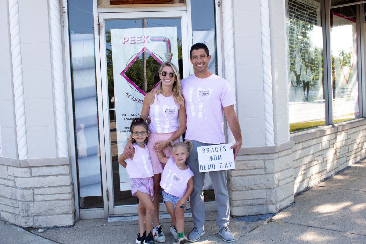 APEXDB's tweet image. Dr. Jessica Cohen and her family were ready to get demo started on their new Orthodontic office in Highland Park!
#apex #apexdesignbuild #yourpracticemadeperfect #orthodontist #orthodontics #highlandparkorthodontist #highlandpark #smile #dentalconstruction #braces #bracesmom